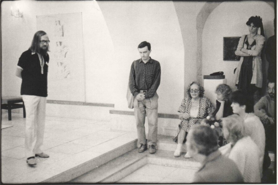 vlevo: Jiří Valoch